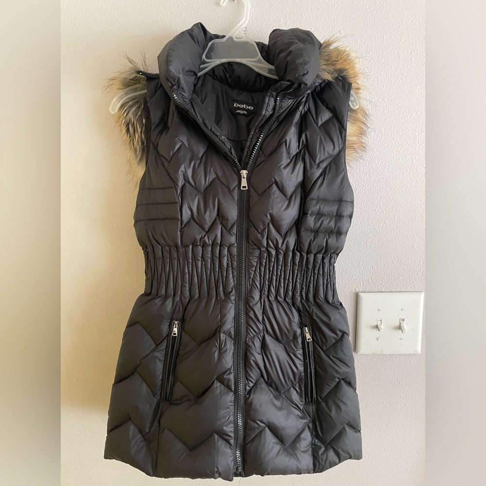 Sleeveless Puffer with faux fur hood! 😎
